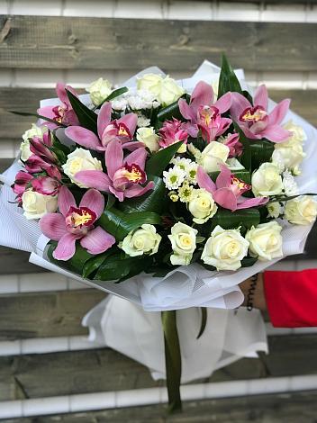Букет цветов из: Розы и Хризантемы в Ужур