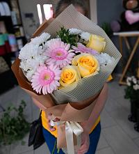 Букет цветов из:  Герберы, Розы и Хризантемы в Ужур